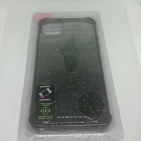 Claire’s phone case for iPhone 11 - Picture 1 of 2